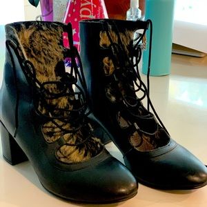 8.5 Seychelles fall booties